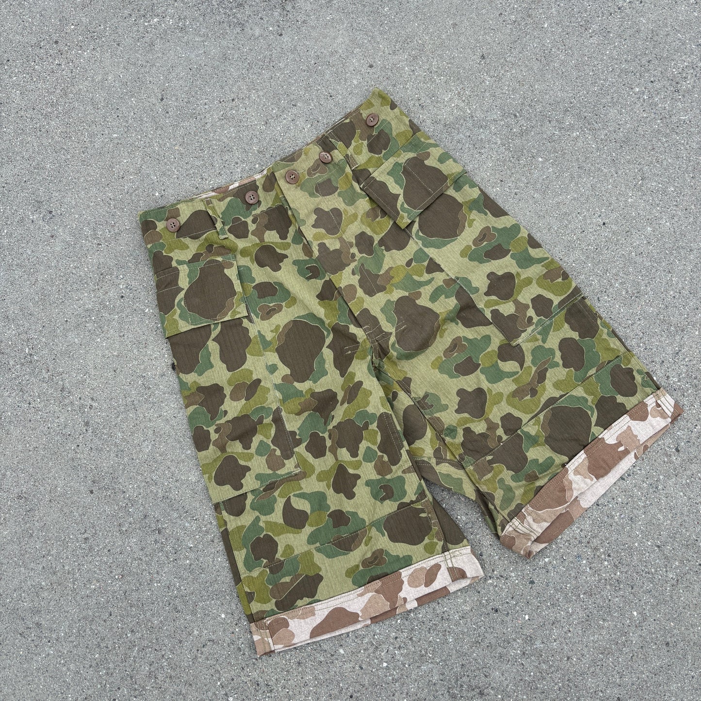 Bermuda Cargo Frogskin Shorts