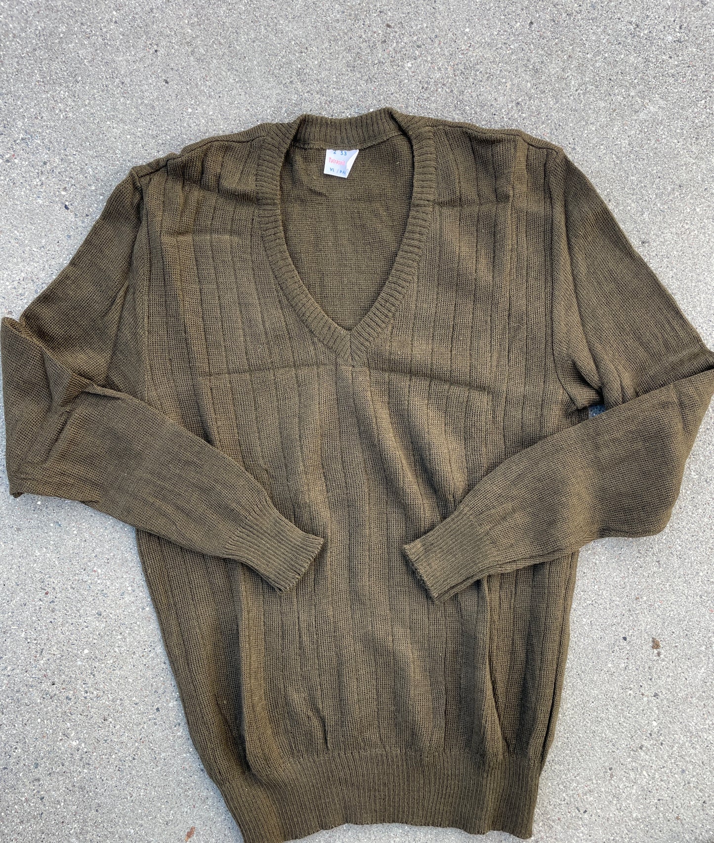 80's Czechoslovakia V-Neck Knit