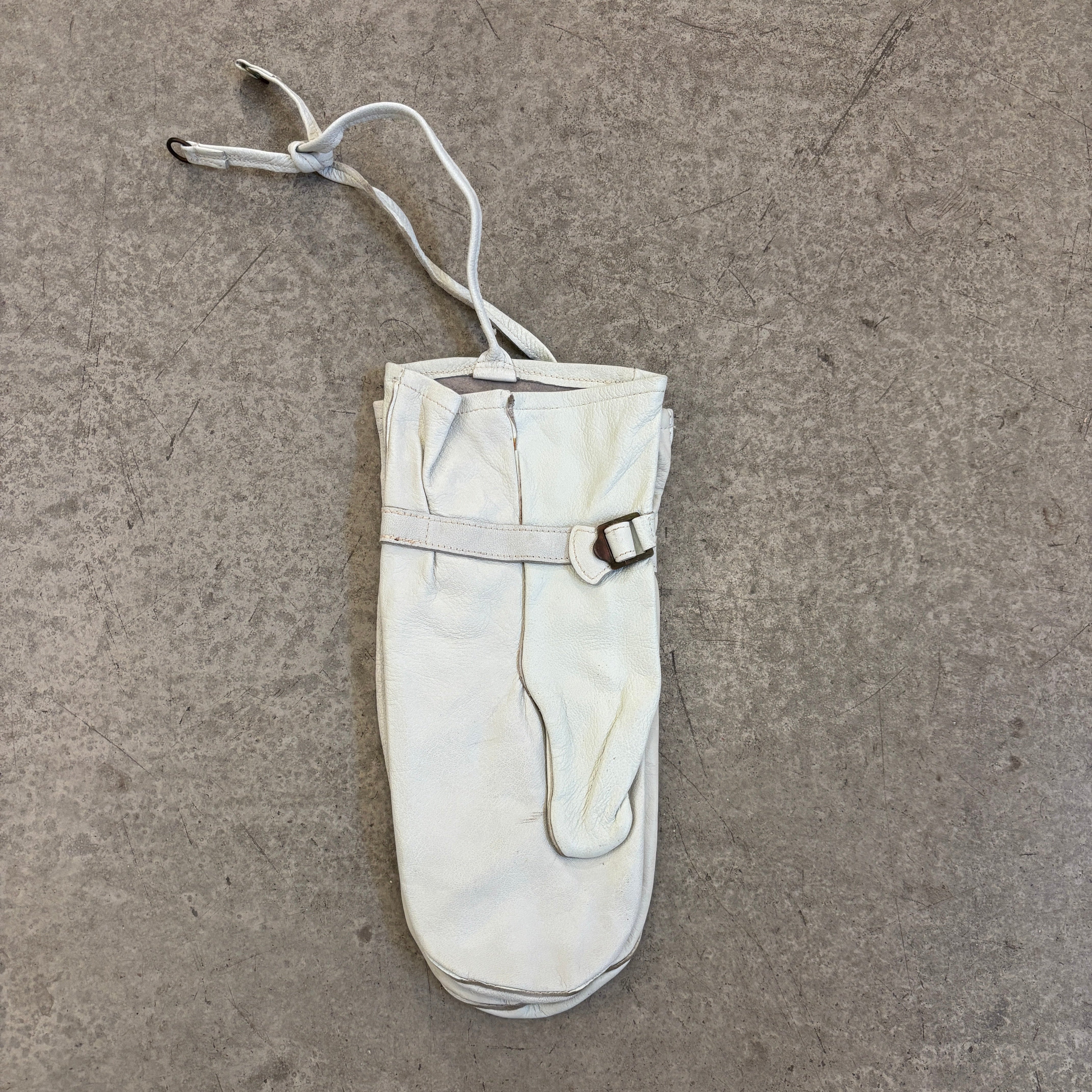 60's Swedish Army Leather Over-Mittens – Concept Surplus